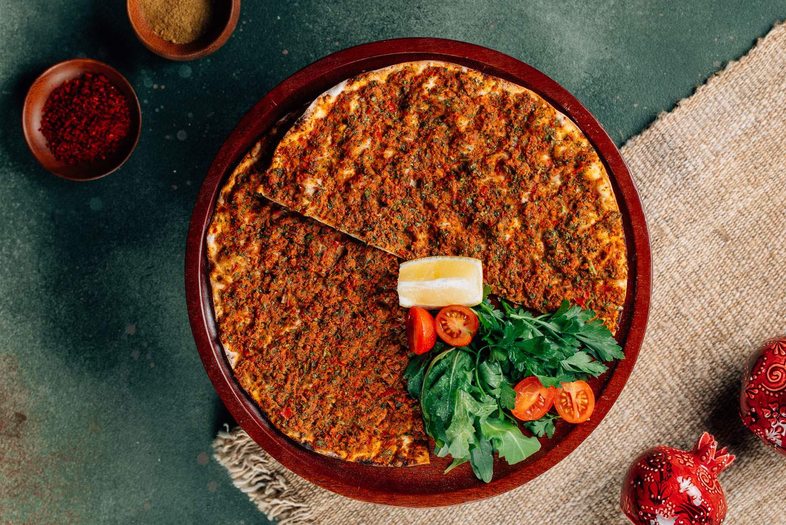 Classic lahmacun